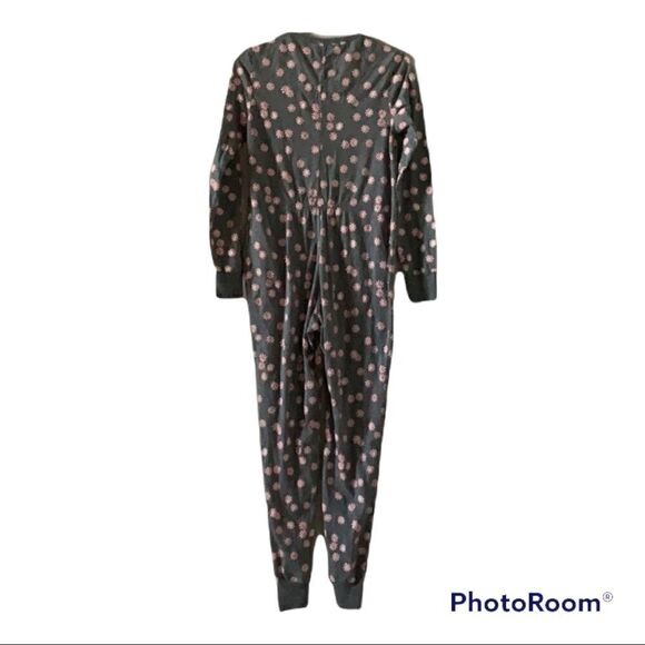 Jane and Bleecker Women's one piece grey pajamas with peppermint candy Size M - Picture 2 of 6